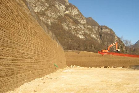 Terre armate : Terre armate di contenimento area industriale